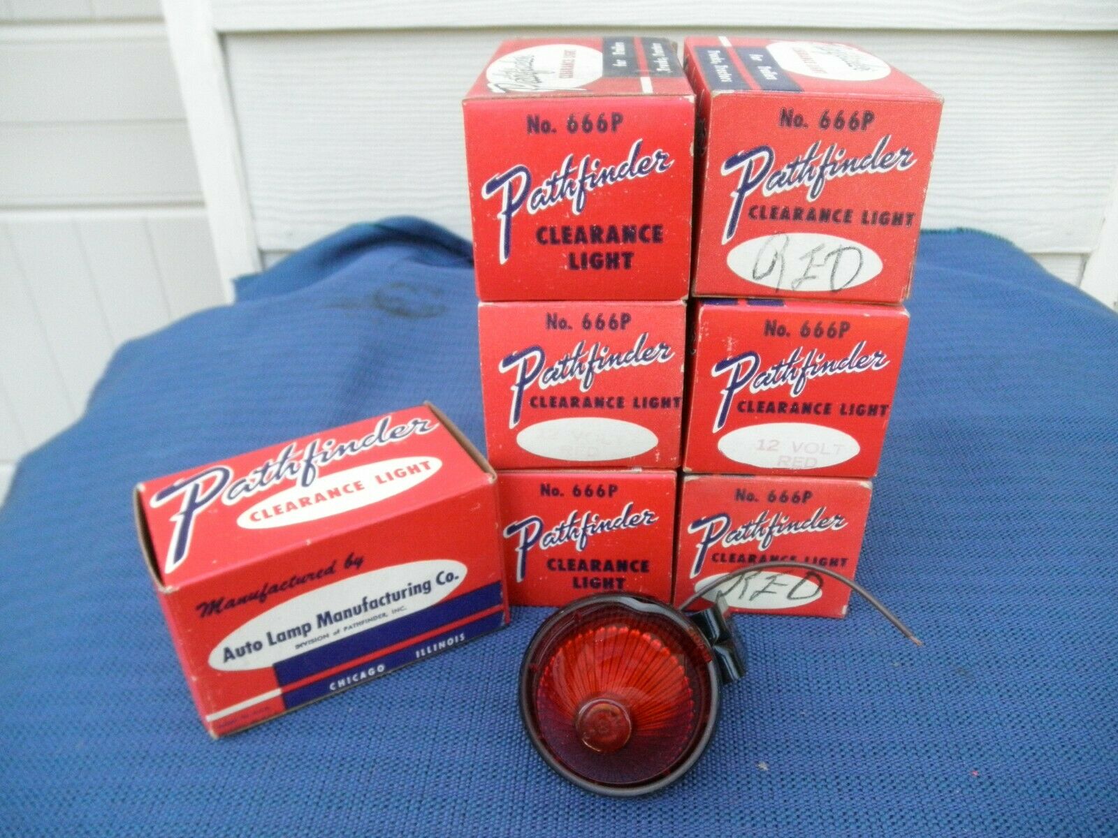 Vintage (nos) 1950's-1960's "pathfinder" 12v Clearance Light In Original Box